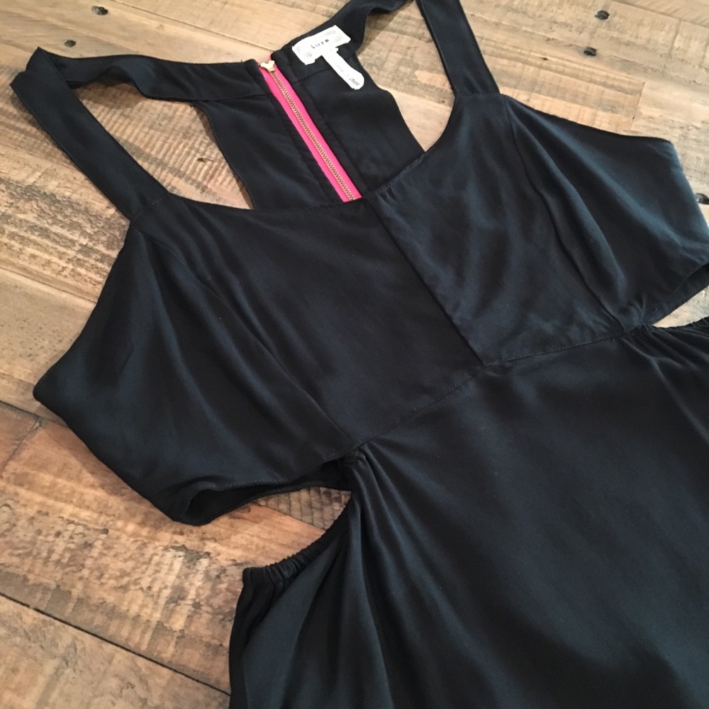 Kirra NWOT Black Cut Out Top